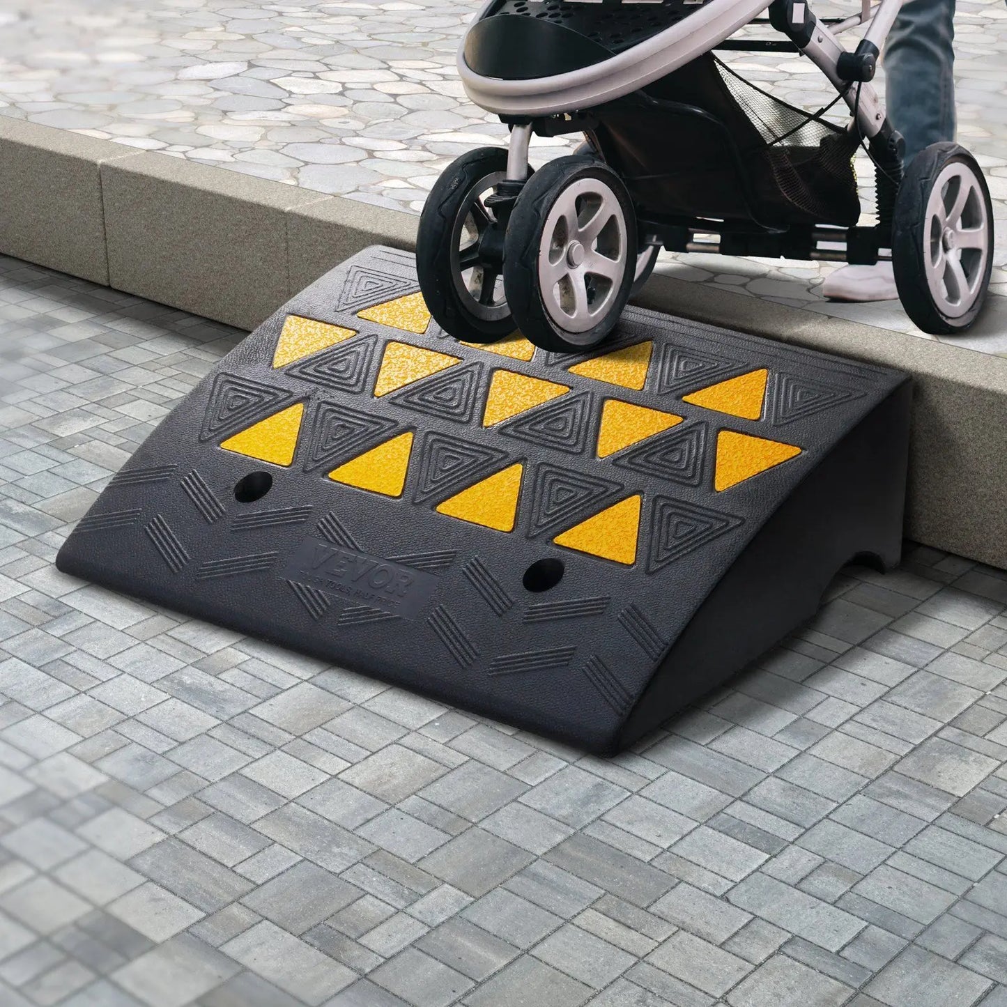 15-Ton Capacity Heavy-Duty Rubber Curb Ramp for Wheelchairs Trucks Forklifts