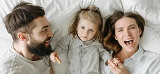 Ljustra 10 Inch Medium Plush Hybrid Queen Mattress Motion Isolation Pressure Relief