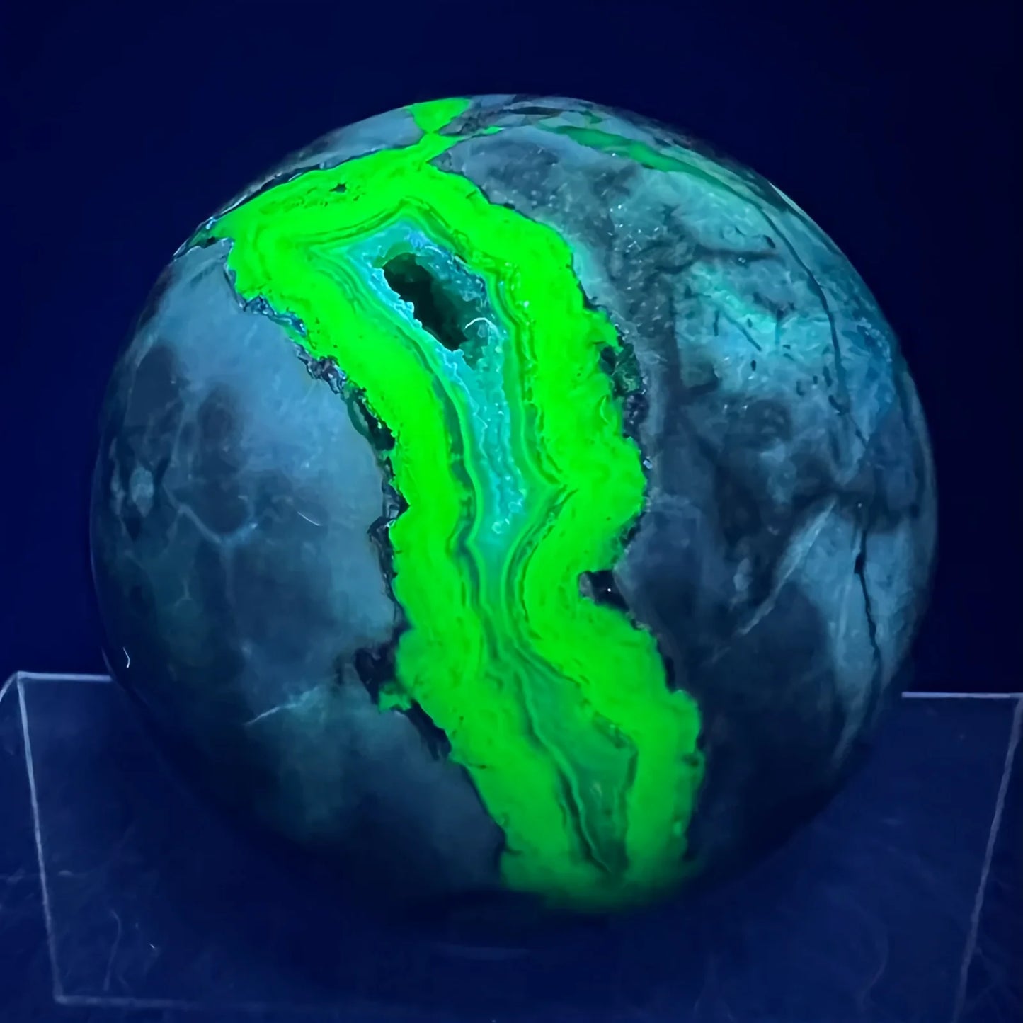 Natural Volcanic Agate Sphere UV Reactive Crystal Ball Home Decor Gift