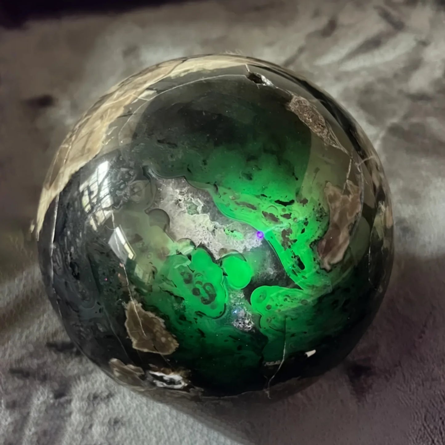 Natural Volcanic Agate Sphere UV Reactive Crystal Ball Home Decor Gift